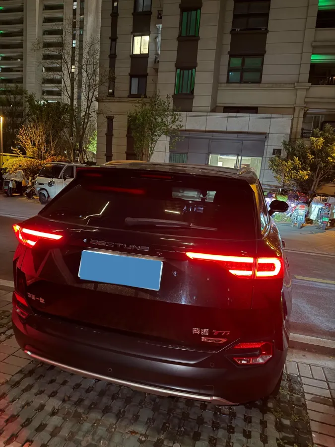 2021 Bestune T77 1.5T 169HP L4 7DCT,autocango,china used car exporter,china ev exporter,chinese used car exporter,chinese used ev exporter