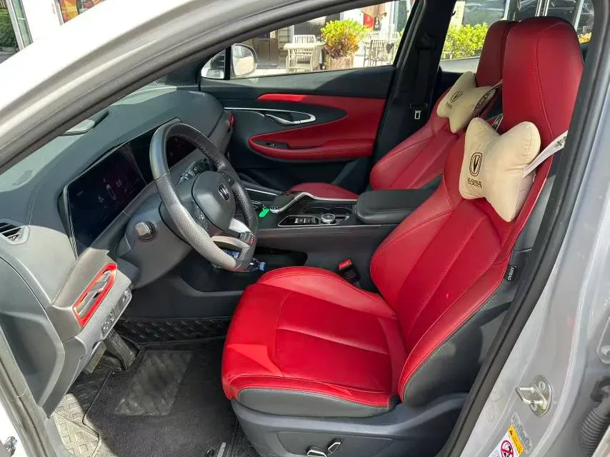 2020 ChangAn UNI-T 1.5T 180HP L4 7DCT,autocango,china used car exporter,china ev exporter,chinese used car exporter,chinese used ev exporter