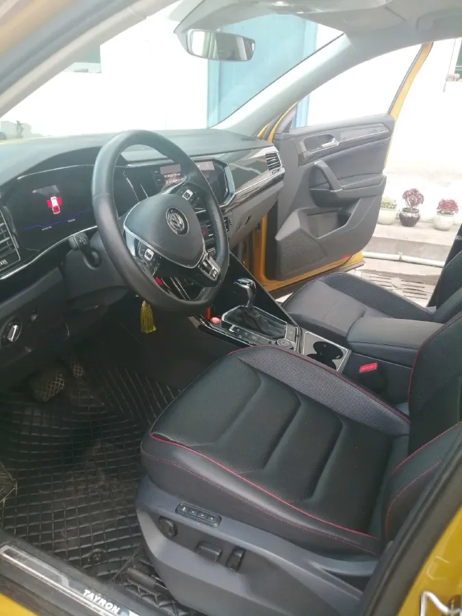 2019 Jeep Cherokee 2.0T 265HP L4 9AT,autocango,china used car exporter,china ev exporter,chinese used car exporter,chinese used ev exporter