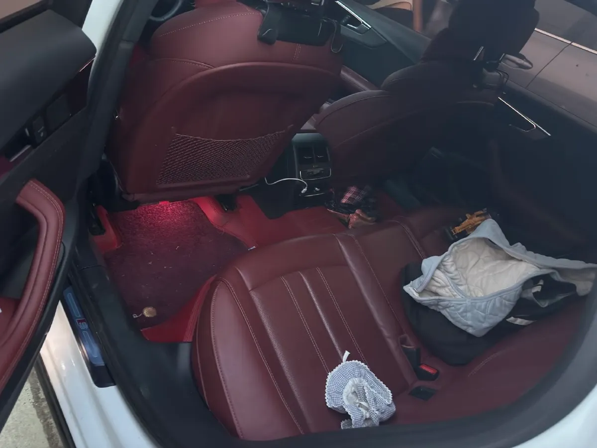 2023 Audi A4L 2.0T 190HP L4 7DCT,autocango,china used car exporter,china ev exporter,chinese used car exporter,chinese used ev exporter