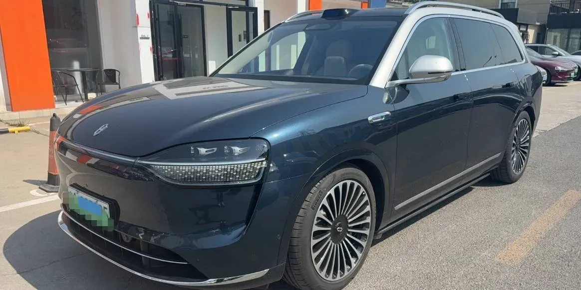 2025 AITO AITO M9 REEV 160HP REEV 52KWH,autocango,china used car exporter,china ev exporter,chinese used car exporter,chinese used ev exporter