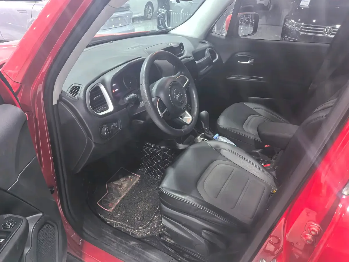 2019 Jeep Renegade 1.3T 173HP L4 7DCT,autocango,china used car exporter,china ev exporter,chinese used car exporter,chinese used ev exporter