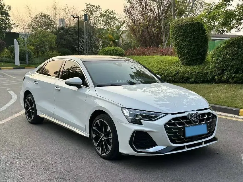2025 Audi A3 1.5T 160HP L4 7DCT,autocango,china used car exporter,china ev exporter,chinese used car exporter,chinese used ev exporter