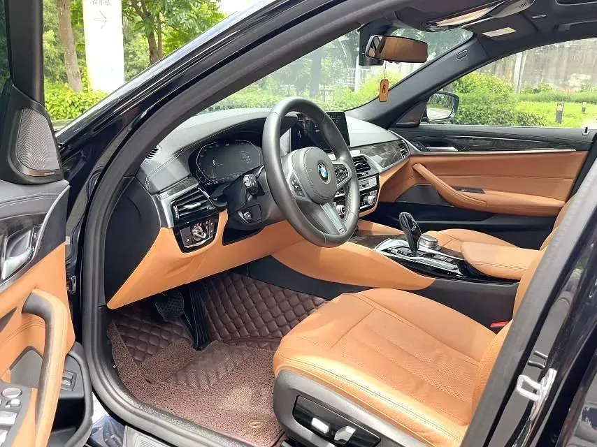 2020 BMW 5 Series 2.0T 252HP L4 8AT,autocango,china used car exporter,china ev exporter,chinese used car exporter,chinese used ev exporter
