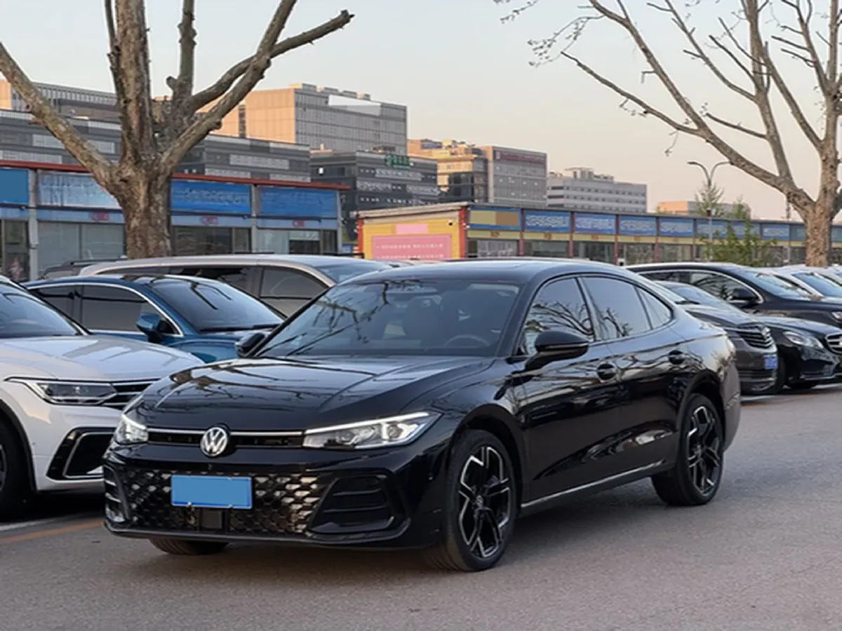 2025 Volkswagen Passat 2.0T 220HP L4 7DCT,autocango,china used car exporter,china ev exporter,chinese used car exporter,chinese used ev exporter