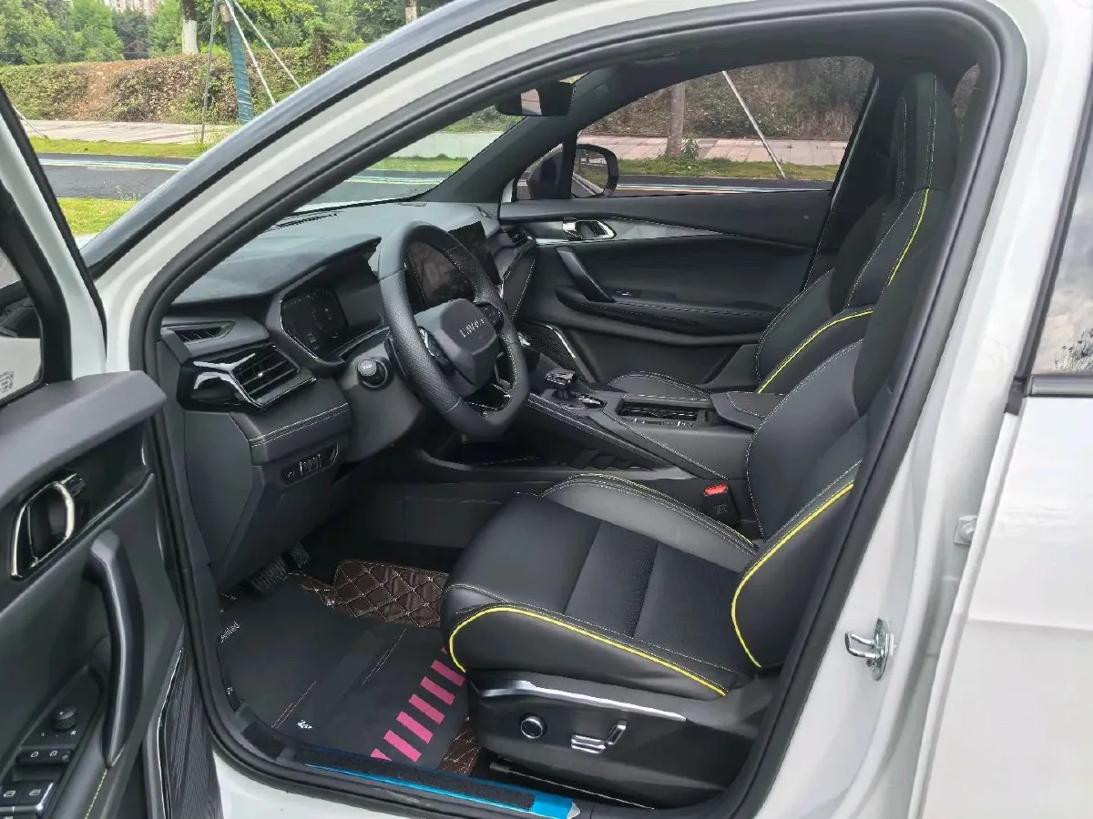 2023 LYNK&CO 06 1.5T 181HP L4 7DCT,autocango,china used car exporter,china ev exporter,chinese used car exporter,chinese used ev exporter