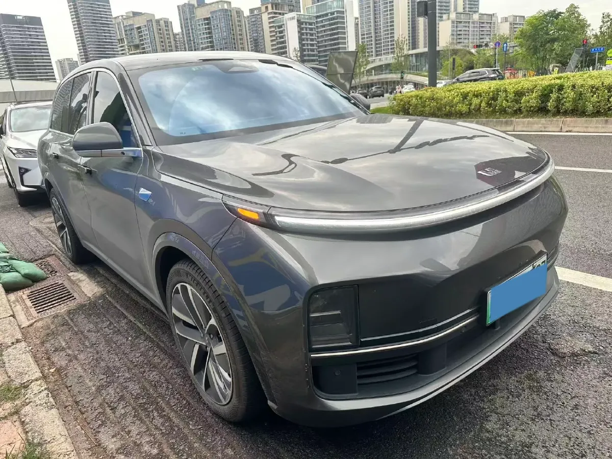 2023 Li L8 Range Extended 154HP REEV 40.9KWH,autocango,china used car exporter,china ev exporter,chinese used car exporter,chinese used ev exporter