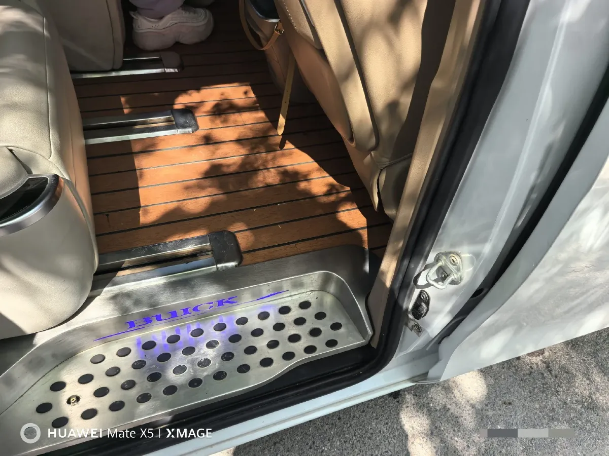 2021 Buick GL8 2.0T 237HP L4 9AT,autocango,china used car exporter,china ev exporter,chinese used car exporter,chinese used ev exporter