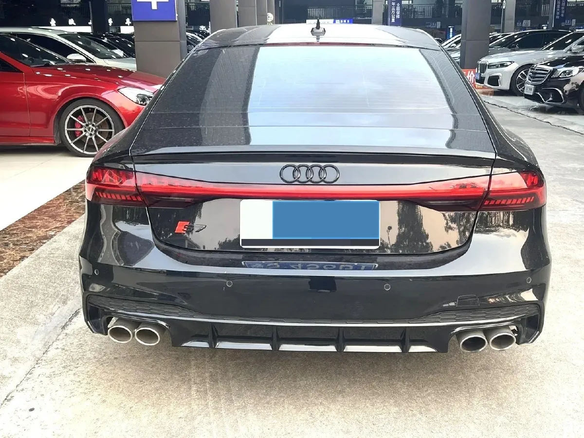 2021 Audi A7 2.0T 190HP L4 7DCT,autocango,china used car exporter,china ev exporter,chinese used car exporter,chinese used ev exporter
