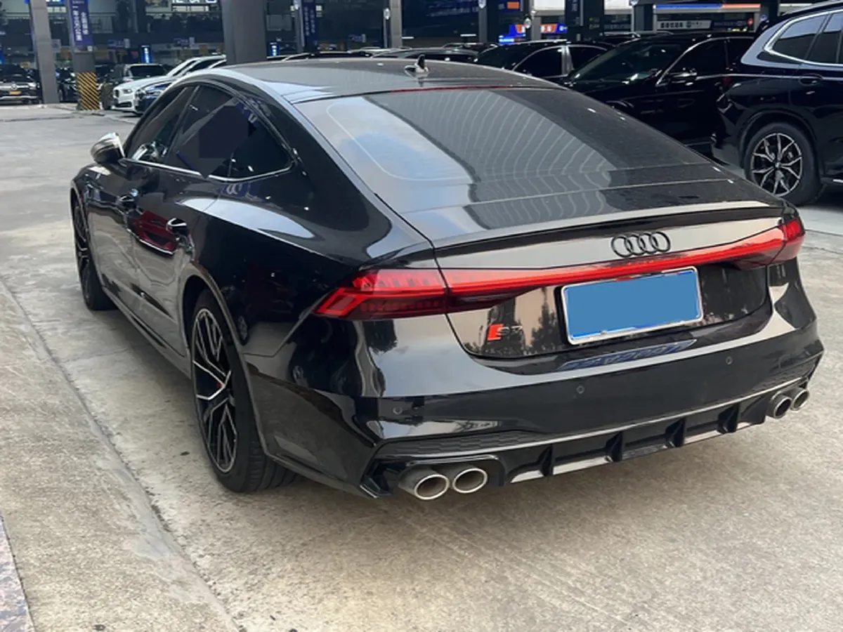 2021 Audi A7 2.0T 190HP L4 7DCT,autocango,china used car exporter,china ev exporter,chinese used car exporter,chinese used ev exporter