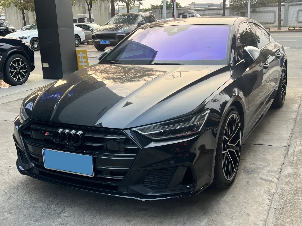 2021 Audi A7 2.0T 190HP L4 7DCT,autocango,china used car exporter,china ev exporter,chinese used car exporter,chinese used ev exporter