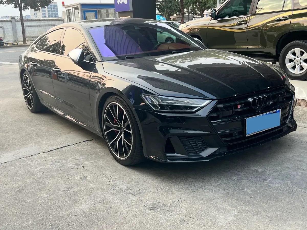 2021 Audi A7 2.0T 190HP L4 7DCT,autocango,china used car exporter,china ev exporter,chinese used car exporter,chinese used ev exporter