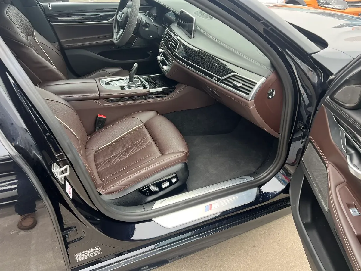 2021 BMW 7 Series 2.0T 265HP L4 8AT,autocango,china used car exporter,china ev exporter,chinese used car exporter,chinese used ev exporter
