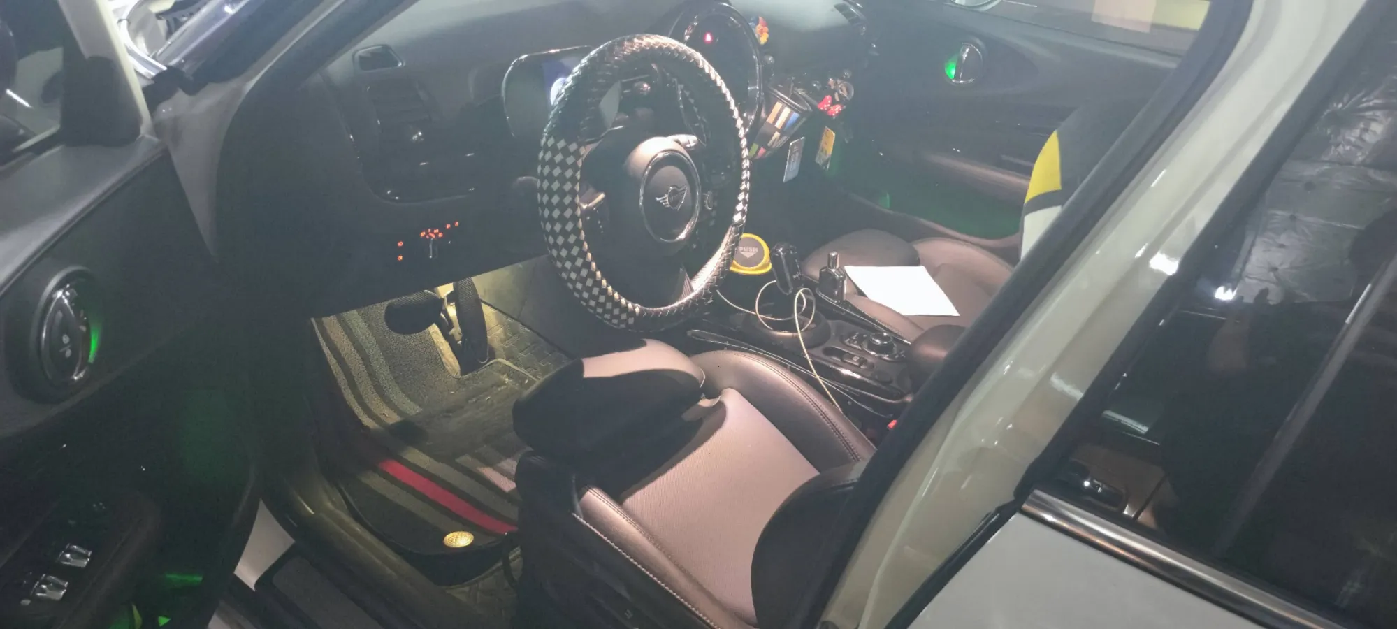 2021 MINI CLUBMAN 1.5T 102HP L3 7DCT,autocango,china used car exporter,china ev exporter,chinese used car exporter,chinese used ev exporter