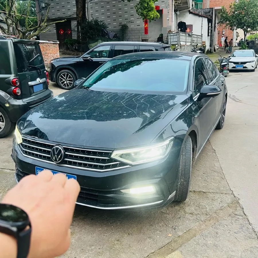 2023 Volkswagen Magotan 2.0T 186HP L4 7DCT,autocango,china used car exporter,china ev exporter,chinese used car exporter,chinese used ev exporter