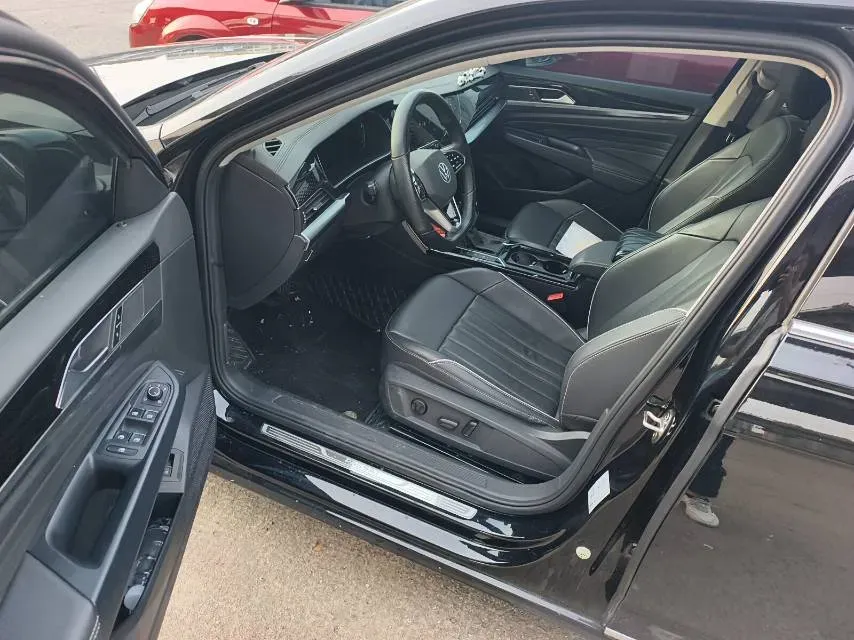 2023 Volkswagen Passat 2.0T 186HP L4 7DCT,autocango,china used car exporter,china ev exporter,chinese used car exporter,chinese used ev exporter