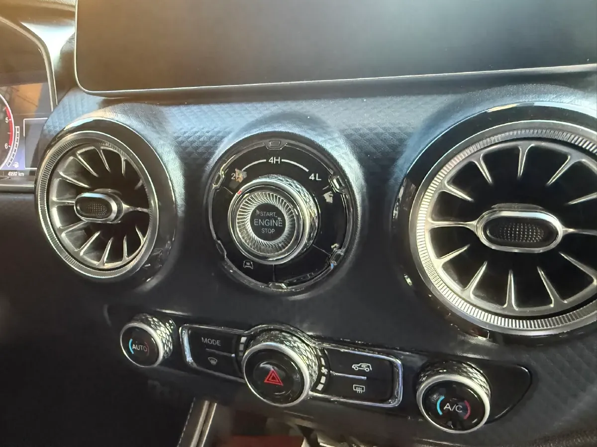 2024 Beijing BJ40 2.0T 163HP L4 8AT,autocango,china used car exporter,china ev exporter,chinese used car exporter,chinese used ev exporter