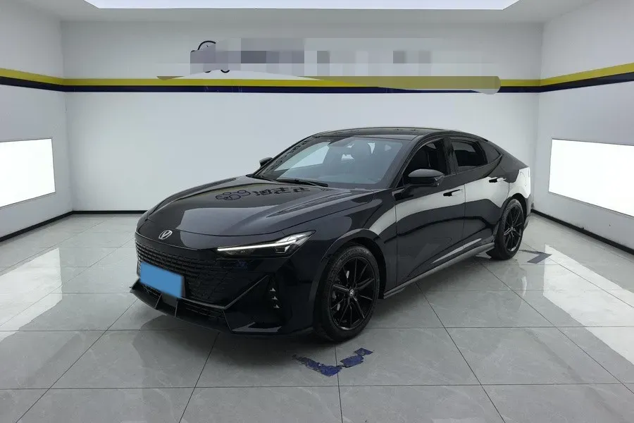 2022 ChangAn UNI-V 1.5T 188HP L4 7DCT,autocango,china used car exporter,china ev exporter,chinese used car exporter,chinese used ev exporter