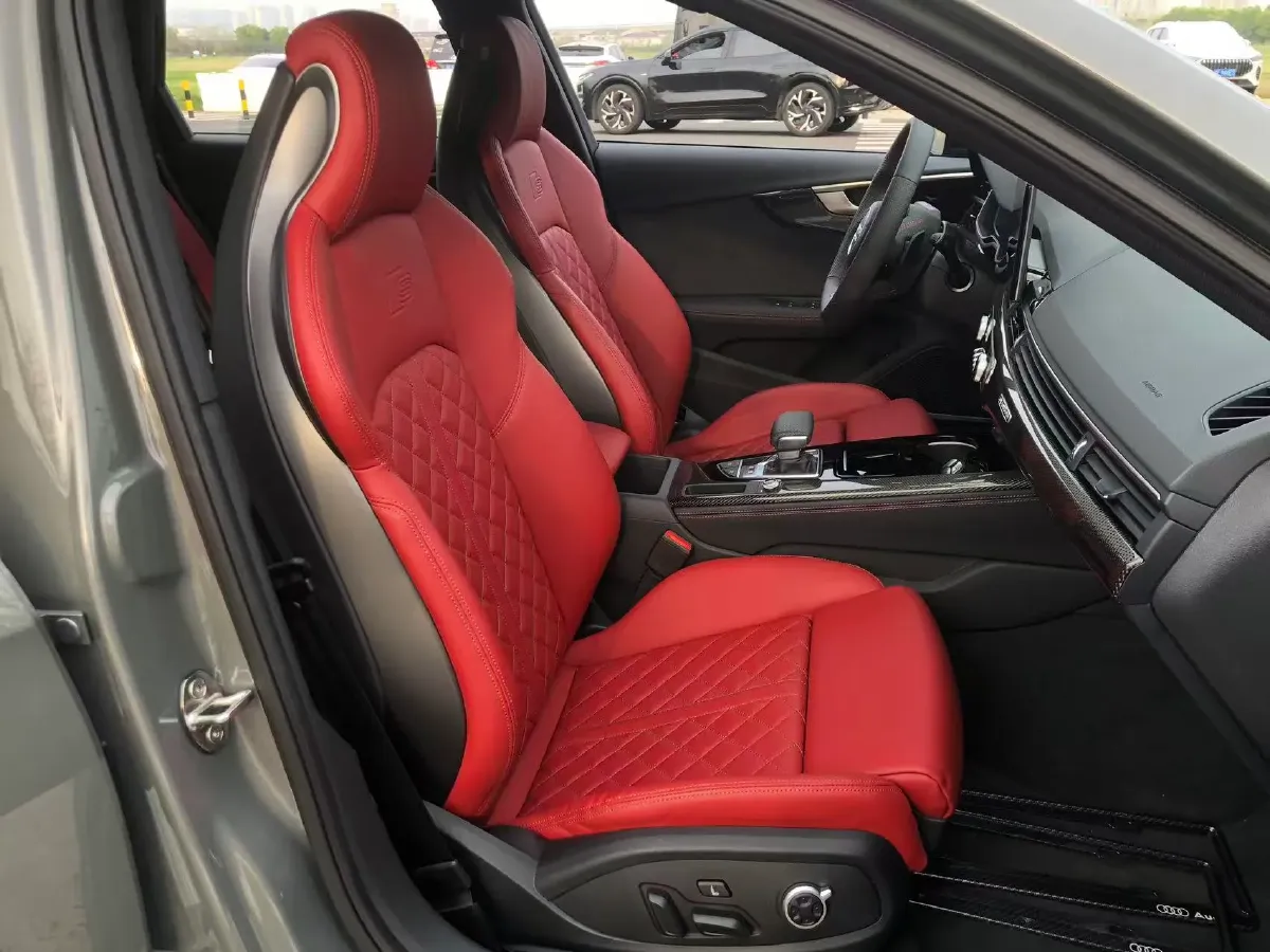 2025 Audi S4 3.0T 354HP V6 8AT,autocango,china used car exporter,china ev exporter,chinese used car exporter,chinese used ev exporter