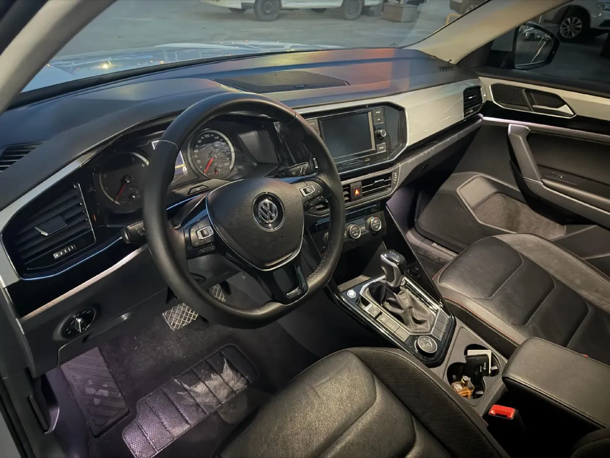 2019 MINI CLUBMAN 1.5T 102HP L3 6AT,autocango,china used car exporter,china ev exporter,chinese used car exporter,chinese used ev exporter