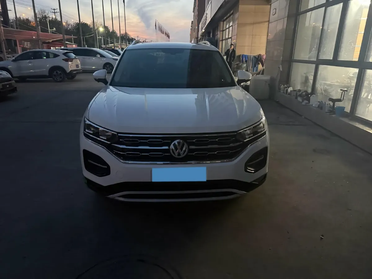 2019 MINI CLUBMAN 1.5T 102HP L3 6AT,autocango,china used car exporter,china ev exporter,chinese used car exporter,chinese used ev exporter