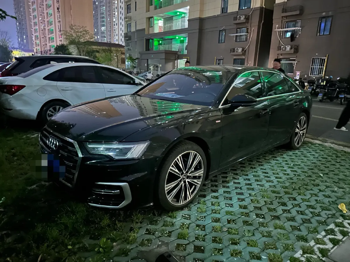 2024 Audi A6L 2.0T 245HP L4 7DCT,autocango,china used car exporter,china ev exporter,chinese used car exporter,chinese used ev exporter