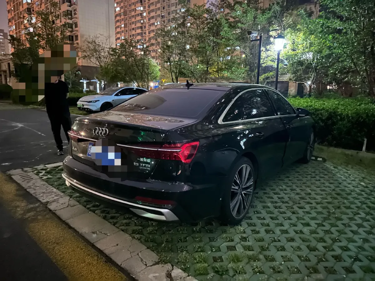 2024 Audi A6L 2.0T 245HP L4 7DCT,autocango,china used car exporter,china ev exporter,chinese used car exporter,chinese used ev exporter
