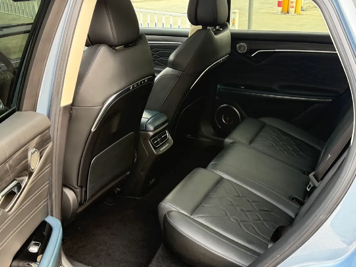 2022 Voyah FREE Range Extended 109HP REEV 33KWH,autocango,china used car exporter,china ev exporter,chinese used car exporter,chinese used ev exporter