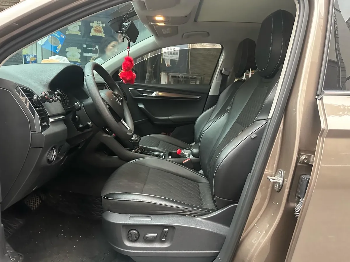 2020 Skoda Karoq 1.4T 150HP L4 7DCT,autocango,china used car exporter,china ev exporter,chinese used car exporter,chinese used ev exporter