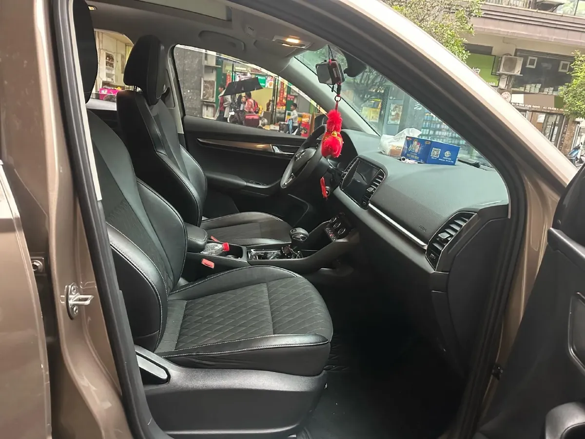 2020 Skoda Karoq 1.4T 150HP L4 7DCT,autocango,china used car exporter,china ev exporter,chinese used car exporter,chinese used ev exporter