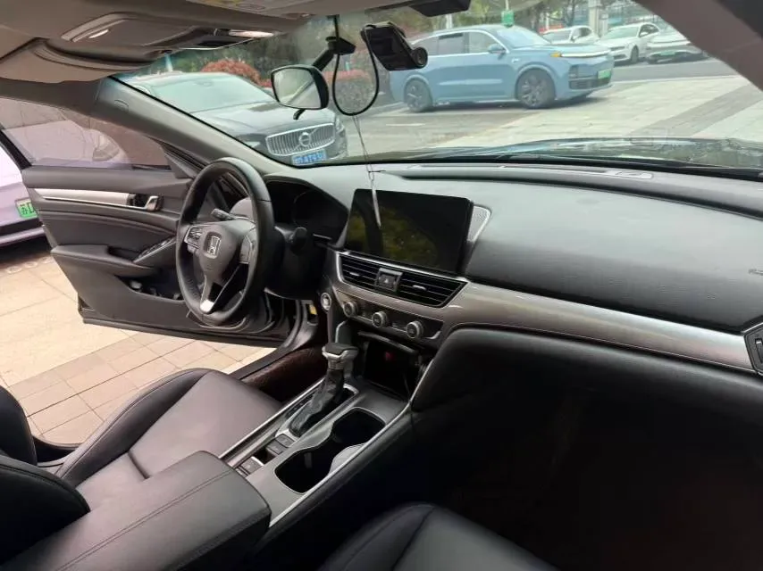 2022 Honda Accord 1.5T 194HP L4 CVT,autocango,china used car exporter,china ev exporter,chinese used car exporter,chinese used ev exporter
