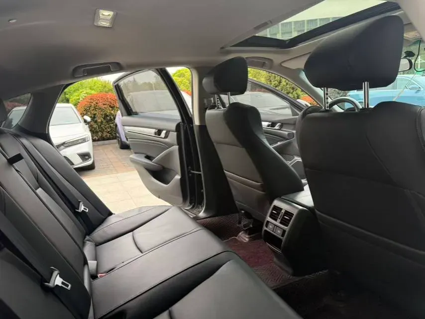 2022 Honda Accord 1.5T 194HP L4 CVT,autocango,china used car exporter,china ev exporter,chinese used car exporter,chinese used ev exporter