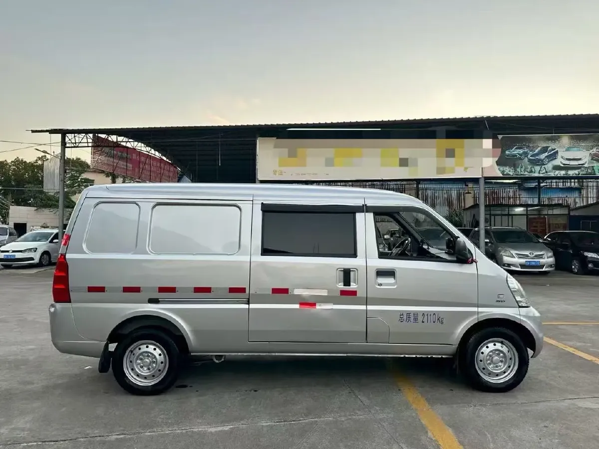2020 WuLing RongGuang 1.5L 99HP L4 5MT,autocango,china used car exporter,china ev exporter,chinese used car exporter,chinese used ev exporter