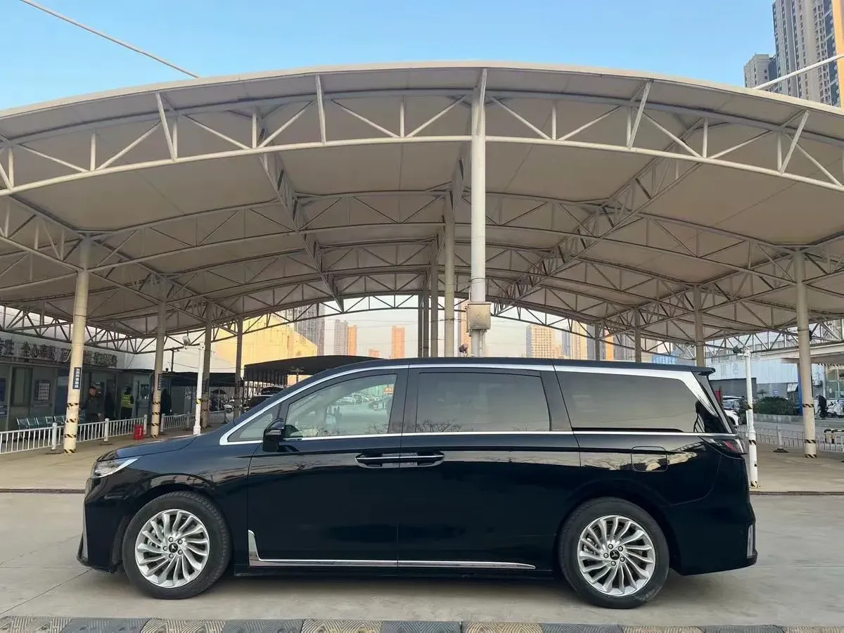 2022 Voyah Dream 1.5T 136HP L4 PHEV 25.57KWH,autocango,china used car exporter,china ev exporter,chinese used car exporter,chinese used ev exporter