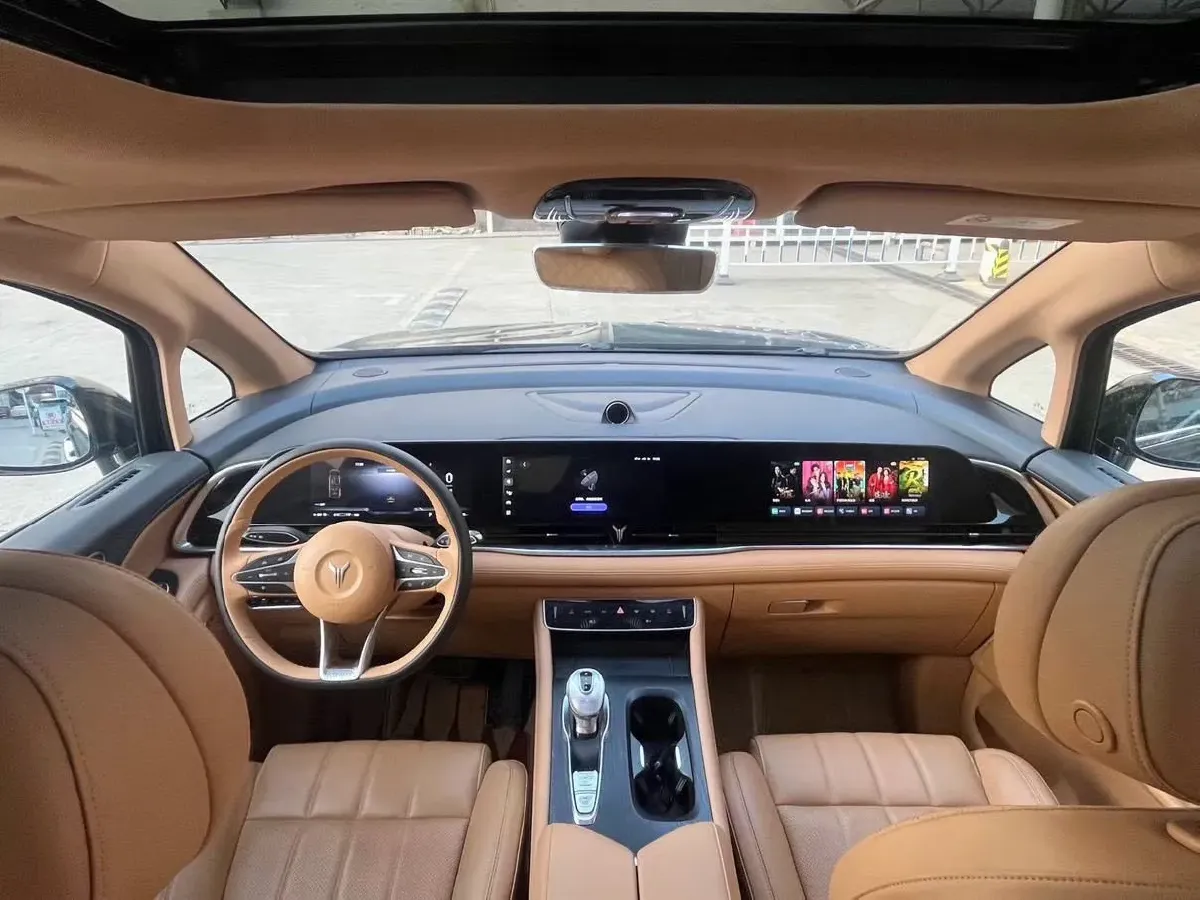 2022 Voyah Dream 1.5T 136HP L4 PHEV 25.57KWH,autocango,china used car exporter,china ev exporter,chinese used car exporter,chinese used ev exporter