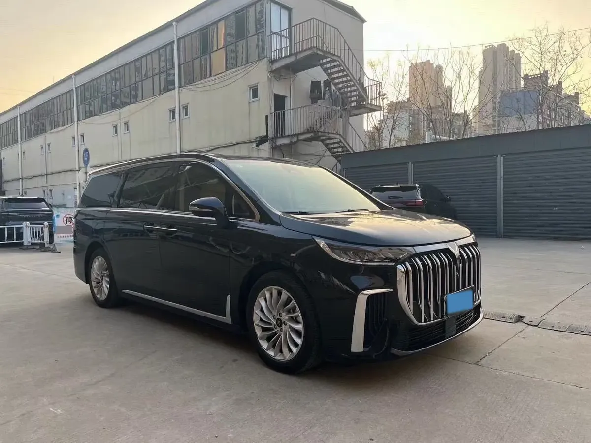 2022 Voyah Dream 1.5T 136HP L4 PHEV 25.57KWH,autocango,china used car exporter,china ev exporter,chinese used car exporter,chinese used ev exporter