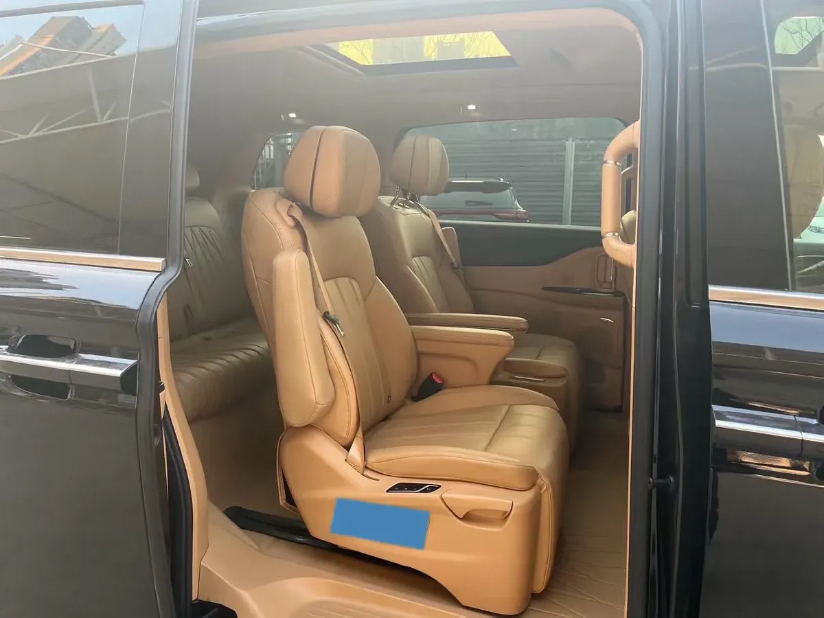 2022 Voyah Dream 1.5T 136HP L4 PHEV 25.57KWH,autocango,china used car exporter,china ev exporter,chinese used car exporter,chinese used ev exporter