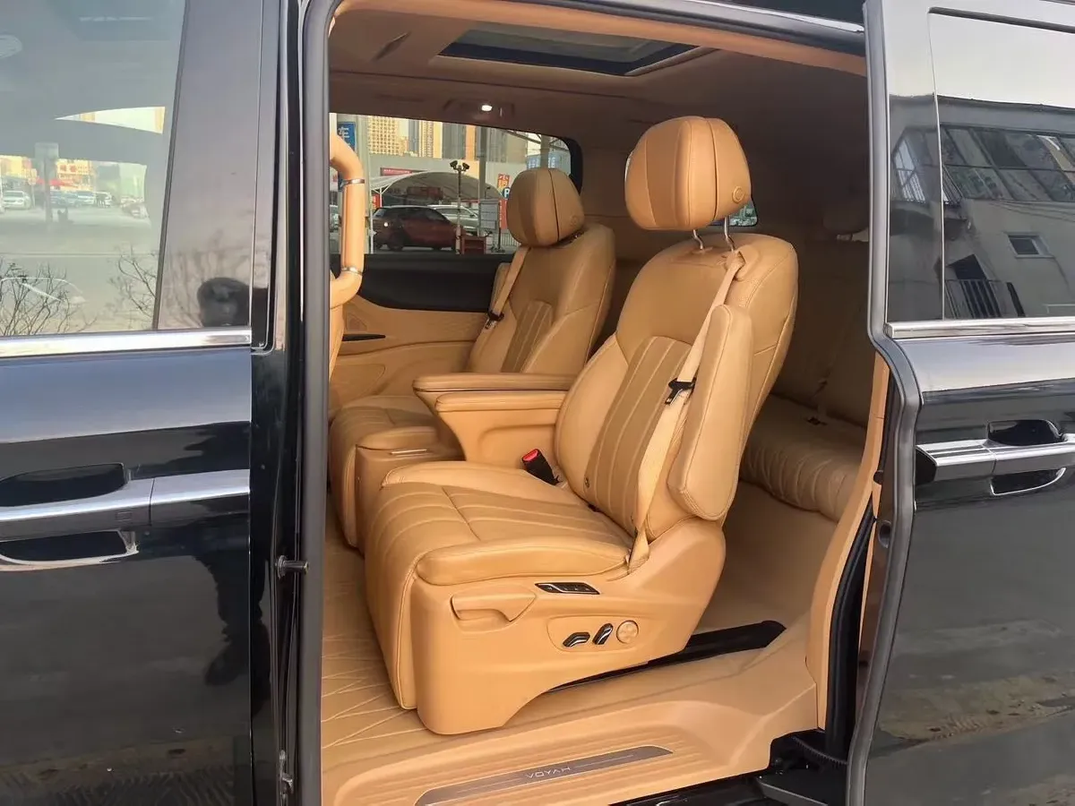 2022 Voyah Dream 1.5T 136HP L4 PHEV 25.57KWH,autocango,china used car exporter,china ev exporter,chinese used car exporter,chinese used ev exporter