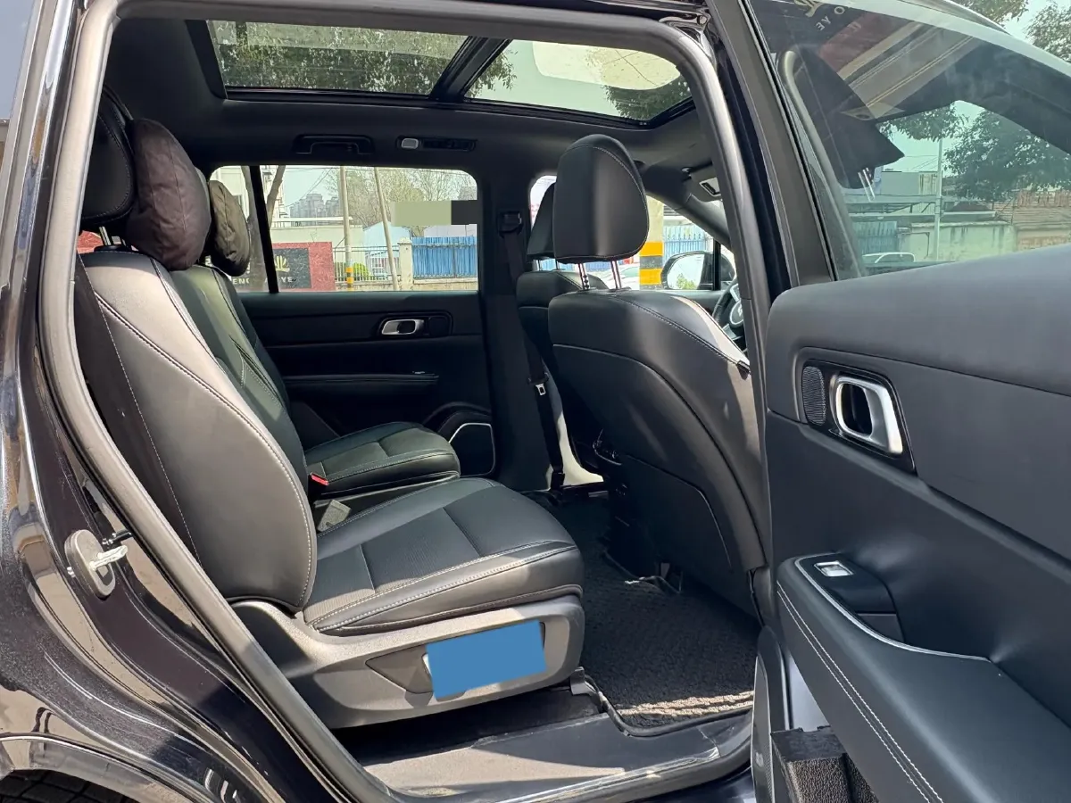 2021 Li ONE Range Extended 131HP REEV 40.5KWH,autocango,china used car exporter,china ev exporter,chinese used car exporter,chinese used ev exporter