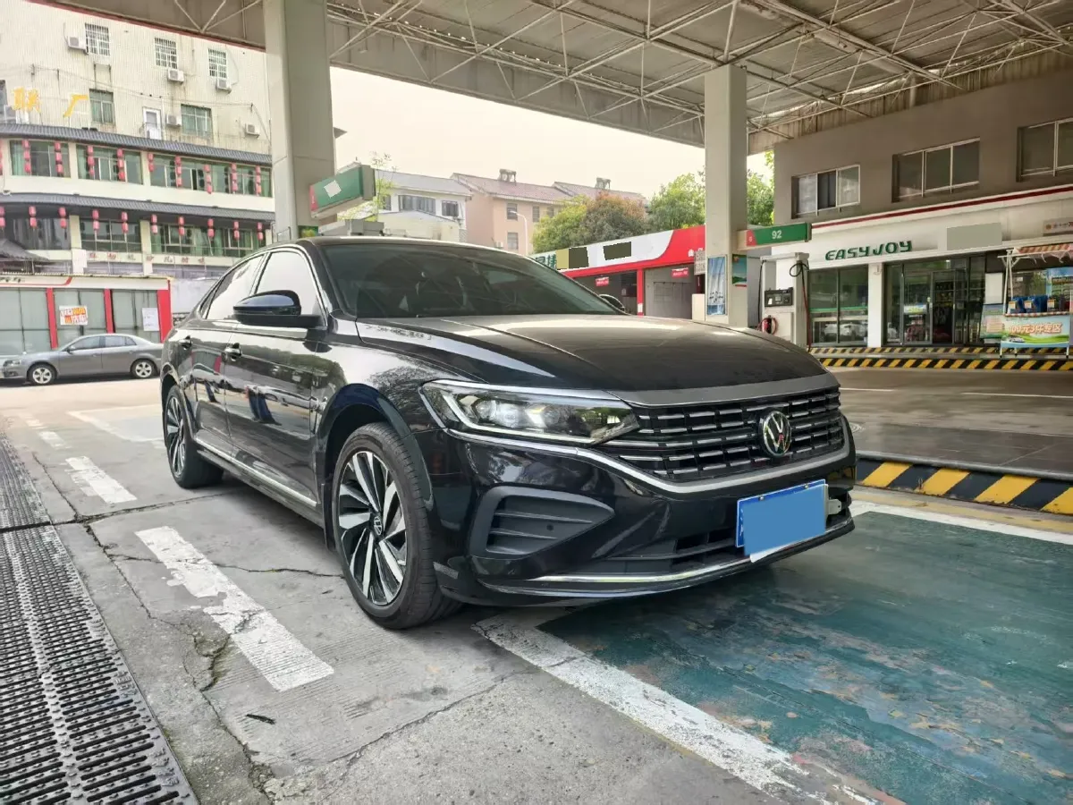 2025 Volkswagen Passat 2.0T 186HP L4 7DCT,autocango,china used car exporter,china ev exporter,chinese used car exporter,chinese used ev exporter