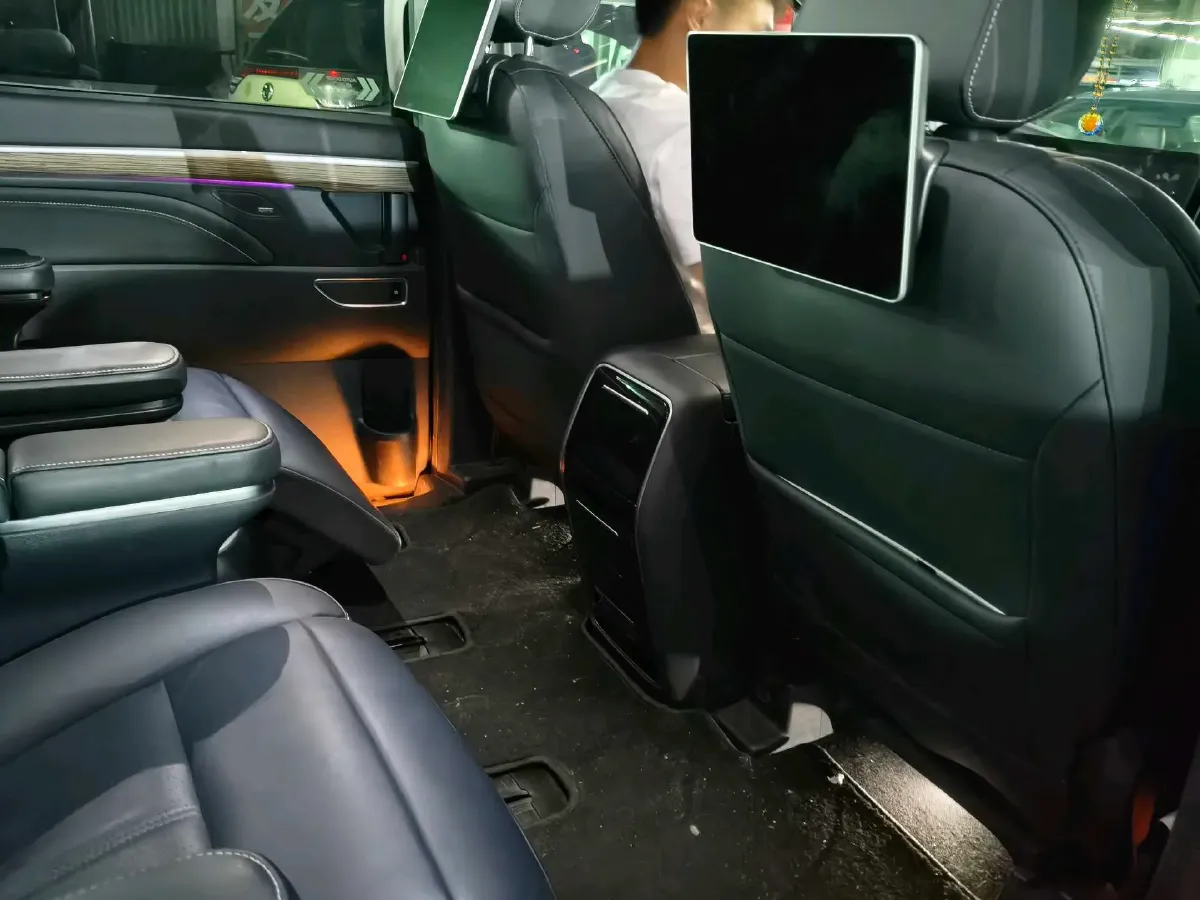 2021 GAC Trumpchi M8 2.0T 252HP L4 8AT,autocango,china used car exporter,china ev exporter,chinese used car exporter,chinese used ev exporter