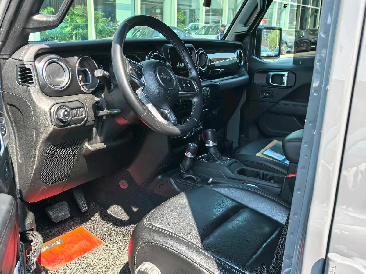 2024 Jeep Wrangler 2.0T 266HP L4 8AT,autocango,china used car exporter,china ev exporter,chinese used car exporter,chinese used ev exporter