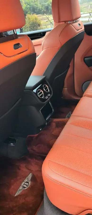 2024 Bentley Bentayga 4.0T 550HP V8 8AT,autocango,china used car exporter,china ev exporter,chinese used car exporter,chinese used ev exporter