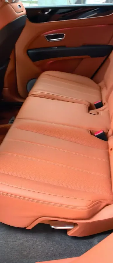 2024 Bentley Bentayga 4.0T 550HP V8 8AT,autocango,china used car exporter,china ev exporter,chinese used car exporter,chinese used ev exporter