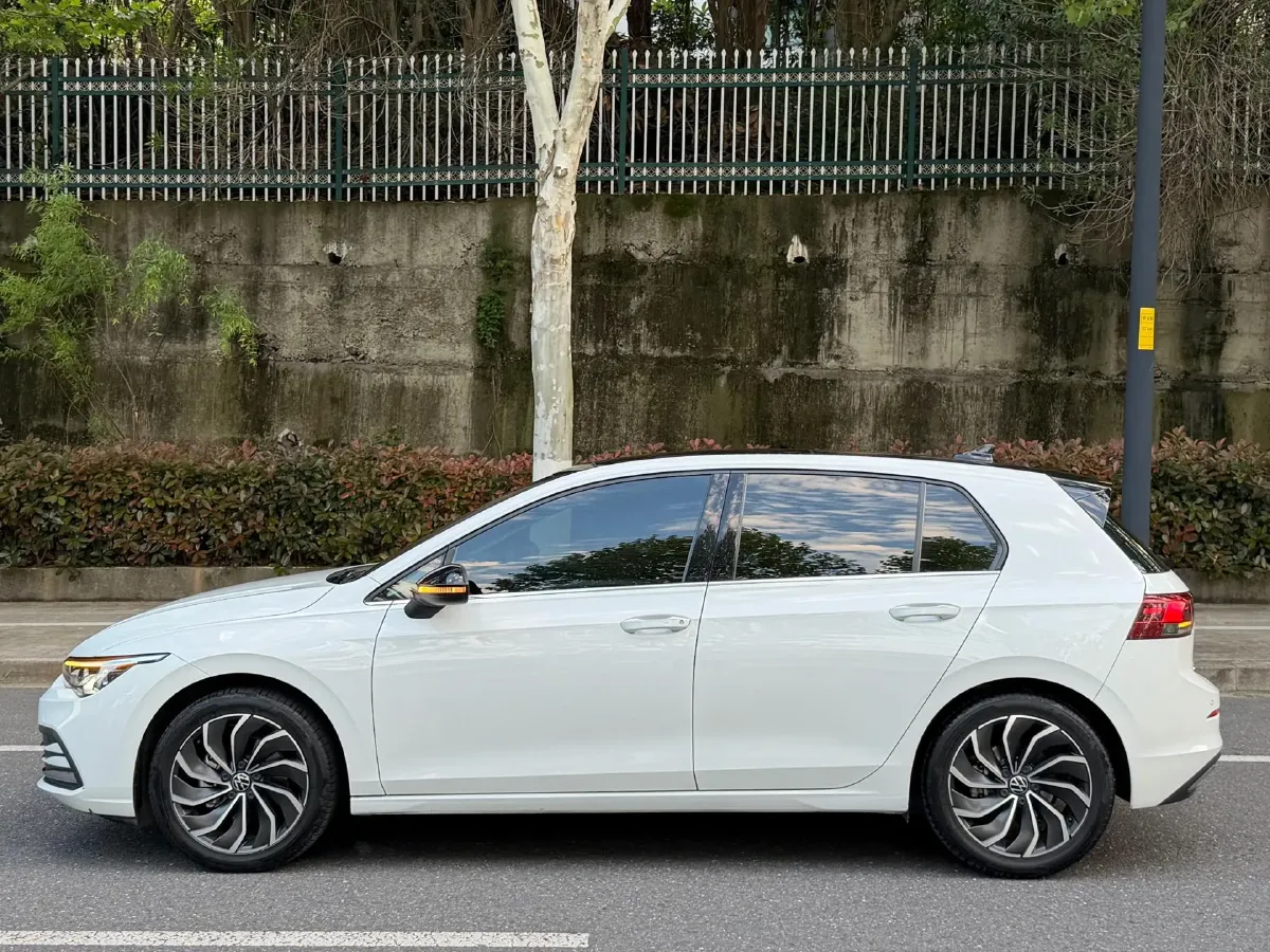 2023 Volkswagen Golf 1.4T 150HP L4 7DCT,autocango,china used car exporter,china ev exporter,chinese used car exporter,chinese used ev exporter