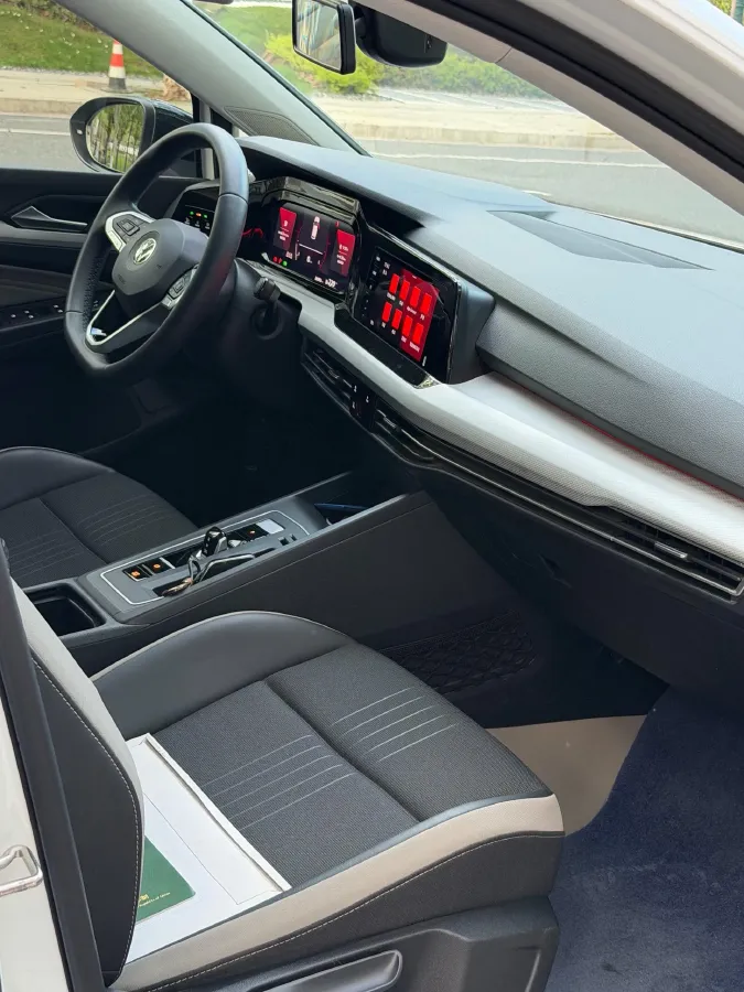 2023 Volkswagen Golf 1.4T 150HP L4 7DCT,autocango,china used car exporter,china ev exporter,chinese used car exporter,chinese used ev exporter