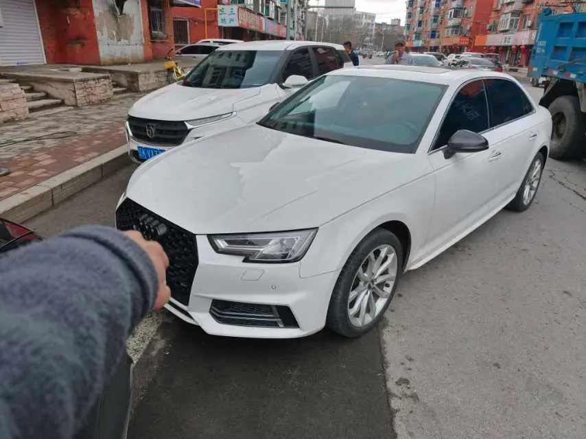 2019 Audi A4L 2.0T 190HP L4 7DCT,autocango,china used car exporter,china ev exporter,chinese used car exporter,chinese used ev exporter