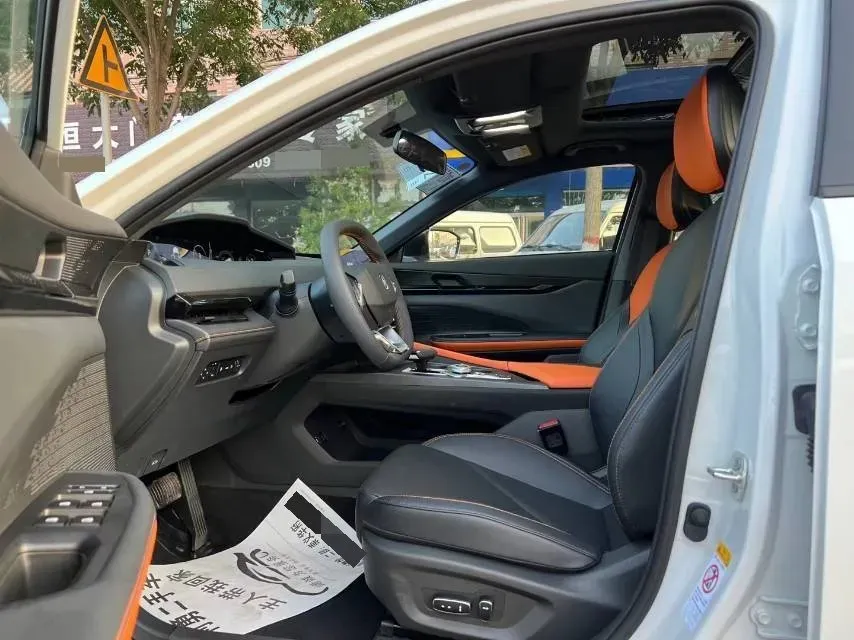 2023 ChangAn UNI-V iDD 1.5T 170HP L4 6TCT PHEV 18.4KWH,autocango,china used car exporter,china ev exporter,chinese used car exporter,chinese used ev exporter