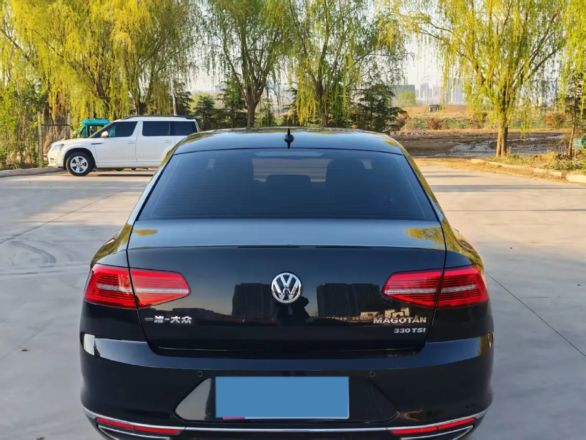 2019 Volkswagen Magotan 2.0T 186HP L4 7DCT,autocango,china used car exporter,china ev exporter,chinese used car exporter,chinese used ev exporter