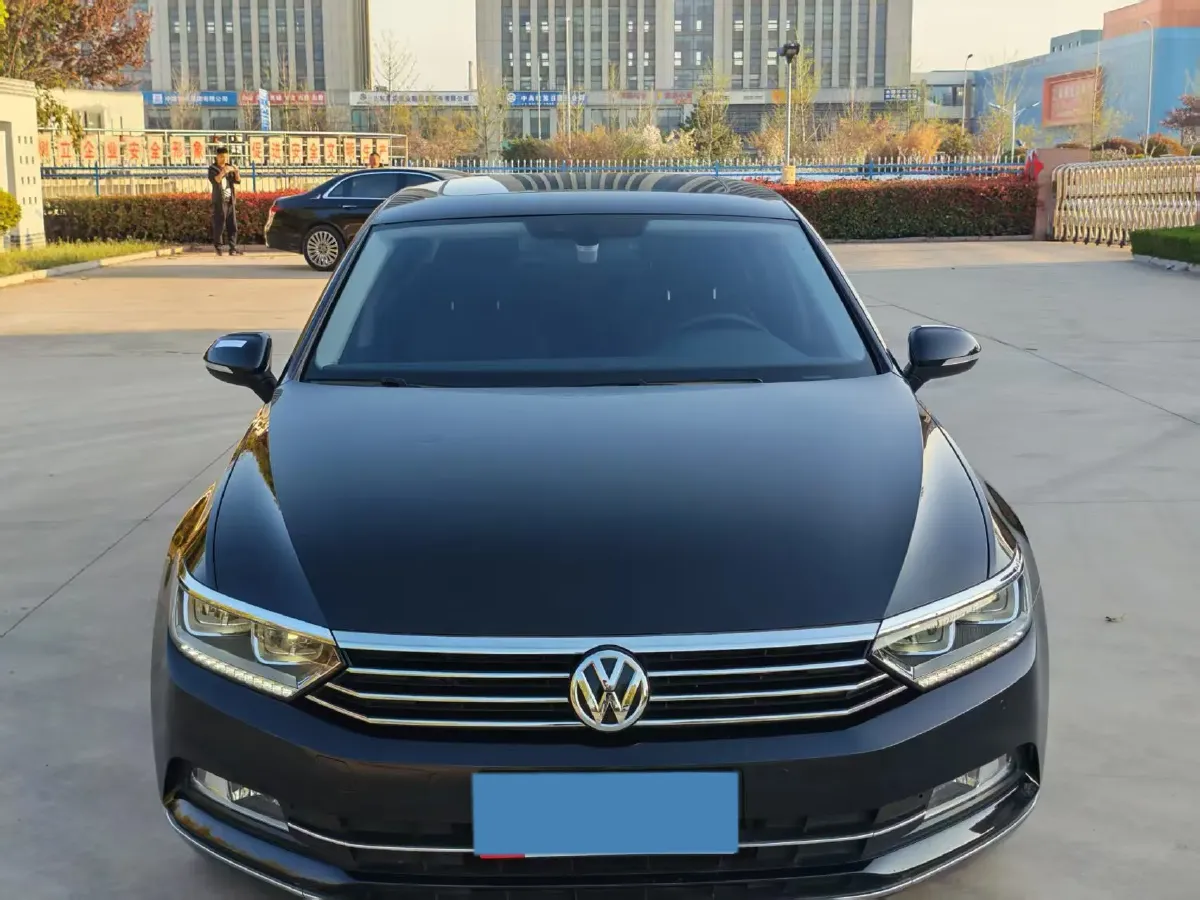 2019 Volkswagen Magotan 2.0T 186HP L4 7DCT,autocango,china used car exporter,china ev exporter,chinese used car exporter,chinese used ev exporter